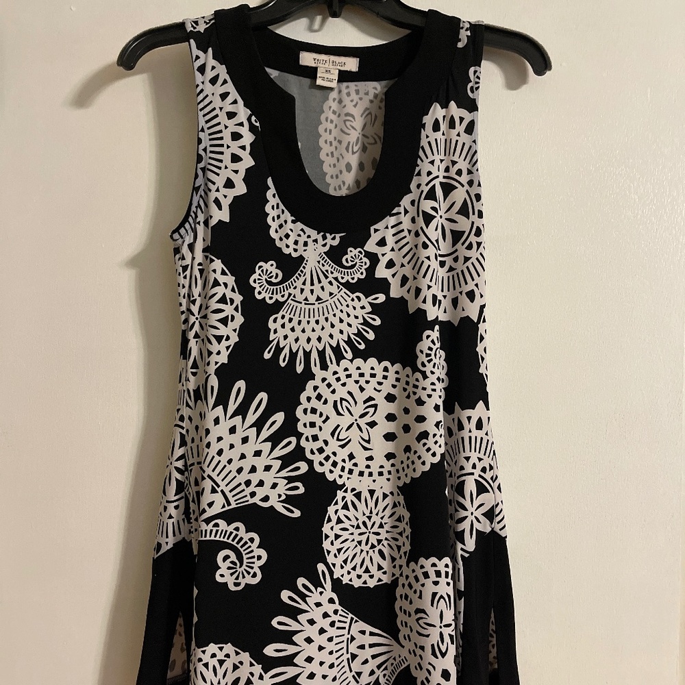 White House Black Market- Top